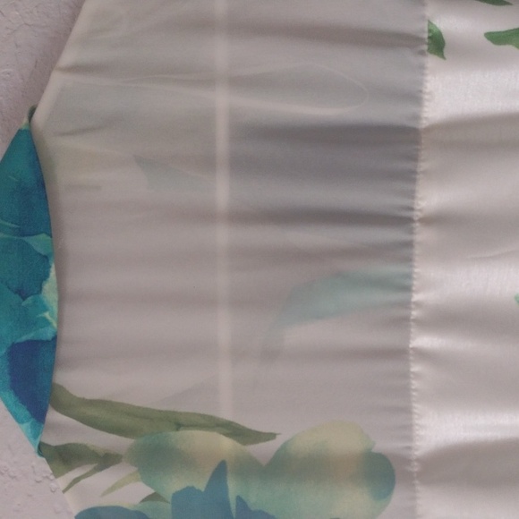 Beautiful green and white dress - Picture 4 of 6